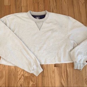 Cropped vintage champion sweatshirt